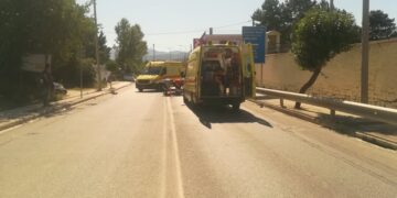 Σοβαρό τροχαίο ατύχημα με μηχανή έξω από το αστυνομικό μέγαρο Κοζάνης-Σε κρίσιμη κατάσταση ο οδηγός με σοβαρά τραύματα στο κεφάλι