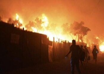 Κόλαση φωτιάς στην Μόρια: Καταστράφηκε η δομή, στο δρόμο 12.000 πρόσφυγες και μετανάστες (vid)