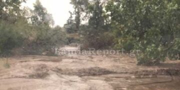 Φθιώτιδα: Συναγερμός για εγκλωβισμένους ανθρώπους σε σπίτια και αυτοκίνητα