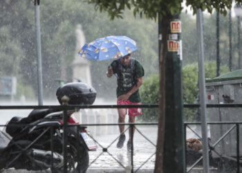 Καιρός : Επιδείνωση από την Πέμπτη με βροχές και καταιγίδες, υπαρκτή η πιθανότητα σχηματισμού μεσογειακού κυκλώνα