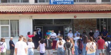 Δήμαρχος Καστοριάς: “Απαιτείται απ’ όλους αυξημένη προσοχή για μία δημιουργική, αποδοτική και ασφαλή εκπαιδευτική χρονιά, η έναρξη της οποίας έγινε φέτος κάτω από ιδιαίτερες συνθήκες”