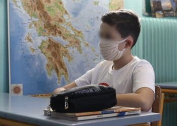 Εισαγγελική έρευνα για τους γονείς που απειλούν εκπαιδευτικούς για τη μάσκα στα σχολεία