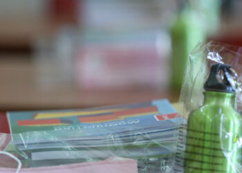 Σχολεία: Το υπουργείο Υγείας απαντά για το μπέρδεμα με τις μεγάλες μάσκες που μοιράστηκαν