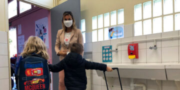 Κορωνοϊός: Πώς θα ανοίξουν τα σχολεία στις χώρες της Ευρώπης -Μονά θρανία στην Ιταλία, υποχρεωτική χρήση μάσκας στην Ισπανία [εικόνες]