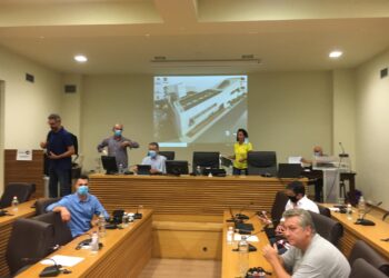 Σκηνές απείρου κάλους στο Δημοτικό Συμβούλιο Κοζάνης! Αναβολή της συνεδρίασης – Νέο video