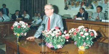 Στο βήμα της αίθουσας του Δημοτικού Συμβουλίου Πτολεμαϊδας ο Δήμαρχος Κοζάνης, Γιάννης Παγούνης  – Από τη στήλη του κ. Γ. Καζαντζή στον Παλμό 09/09/2020