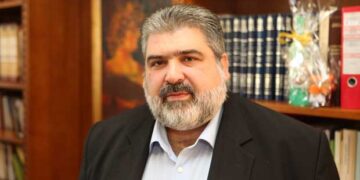 Τη θητεία των νυν αντιδημάρχων ανανεωσε ο δήμαρχος Εορδαίας Παναγιώτης Πλακεντάς ορίζοντας και νέο αντιδήμαρχο τον Τάσο Λόφτσαλη