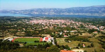 Nαι των Βελβεντινών στη φιλοξενία ασυνόδευτων προσφυγόπουλων – Έντονη ενόχληση για τον ιδιοκτήτη του ξενοδοχείου και την κυβέρνηση για την ανυπαρξία ενημέρωσης – Ανησυχία για τον κορωνοϊό