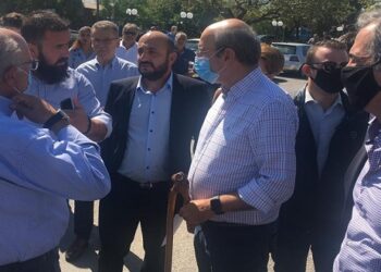 Η γκλίτσα που έκανε δώρο στον Κωστή Χατζηδάκη ο Κυριάκος Τσανακτσίδης (VIDEO)