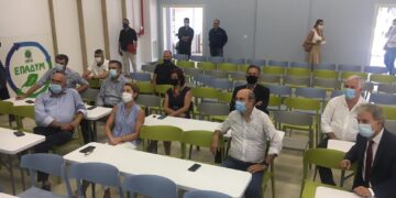 Στη Μονάδα Επεξεργασίας Απορριμμάτων ο ΥΠΕΝ Κ. Χατζηδάκης: “Βρέθηκα εδώ για να περάσω ένα μήνυμα- Εσείς προτείνατε το δρόμο- Μπορείτε να εμπνεύσετε άλλες περιφέρειες και πρέπει να σας διαφημίσουμε”  (VIDEO)