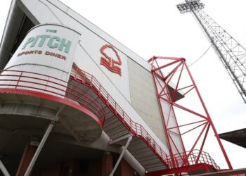 Άλλο Ολυμπιακός, άλλο… Νότιγχαμ Φόρεστ