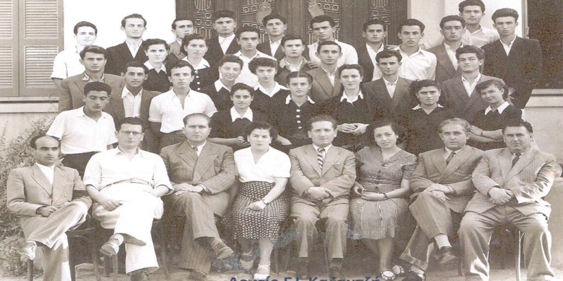 Απόφοιτοι 8τάξιου Γυμνασίου Πτολεμαΐδος 1950-1951. – Από τη στήλη του κ. Γ. Καζαντζή στον Παλμό 22/09/2021