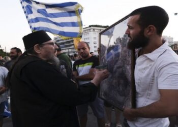 Κοροναϊός – Σφίγγει ο κλοιός για τους αντιεμβολιαστές – Η ΕΛ.ΑΣ «σκανάρει» ιστοσελίδες και social media