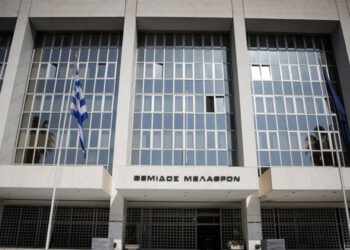 Ο Άρειος Πάγος βάζει στοπ στους αντιεμβολιαστές: Τέλος το αυτόφωρο για καθηγητές και γιατρούς