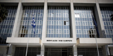 Ο Άρειος Πάγος βάζει στοπ στους αντιεμβολιαστές: Τέλος το αυτόφωρο για καθηγητές και γιατρούς