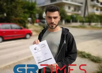 Ζητούσε 2,7 εκατ. ευρώ, αλλά «έφαγε» πρόστιμο και 15 μήνες με αναστολή ο πατέρας-αρνητής των self test στη Θεσσαλονίκη