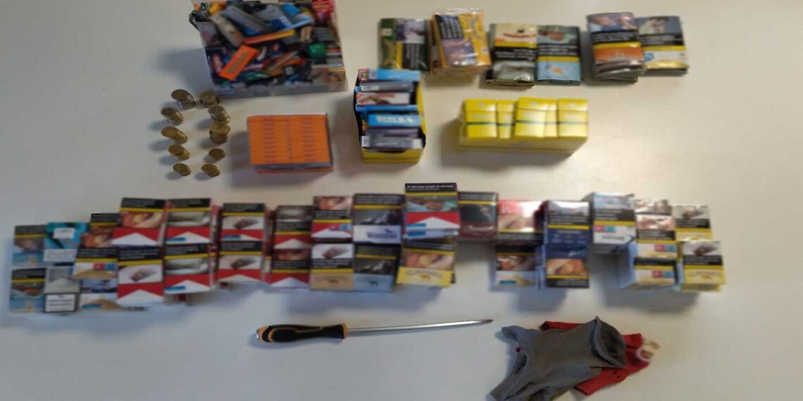 Τσιγάρα, καπνό καθώς και χρήματα έκλεψαν 2 άτομα από 3 καταστήματα στην Κοζάνη