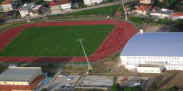 Ψεκασμός στον χλοοτάπητα του Δημοτικού Αθλητικού Κέντρου (Δ.Α.Κ.) Πτολεμαΐδας