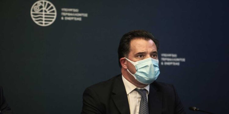 Γεωργιάδης: Η επιδημιολογική εικόνα των περιοχών θα κρίνει εάν θα γίνουν παρελάσεις – Δεν θα υπάρξει γενική απόφαση