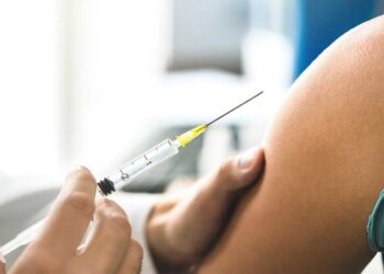 Ξεκινάει από 1 Οκτωβρίου η συνταγογράφηση για το αντιγριπικό εμβόλιο – Επάρκεια εμβολίων στα φαρμακεία της Πτολεμαΐδας