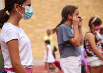 Κορωνοϊός: Το 30% των κρουσμάτων είναι παιδιά – Τι προβλέπουν οι ειδικοί μέχρι τέλος Σεπτεμβρίου