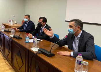 Υπ. Υγείας Θ. Πλεύρης: “Μας προβληματίζουν τα στοιχεία για τη Β. Ελλάδα” – Τι είπε για τα χαμηλά ποσοστά εμβολιασμών στην περιοχή, τις αναστολές υγειονομικών και τι απάντησε για τον μη εμβολιασμό του περιφερειάρχη-VIDEO