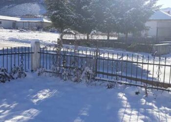 Μαγικές καταλευκες πρωινές εικόνες από το Μεσόβουνο, με -7 βαθμούς Κελσίου