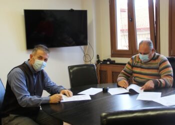 Δήμος Αμυνταίου: Υπογραφή σύμβασης για επισκευές και συντηρήσεις σχολείων