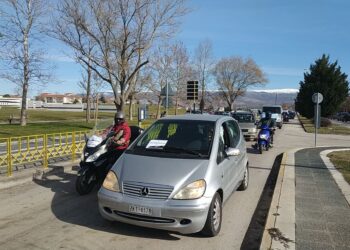Πτολεμαΐδα: Εκατοντάδες αυτοκίνητα στη μεγάλη αυτοκινητοπομπή – διαμαρτυρία -Κραυγή αγωνίας από τους πληττόμενους επαγγελματικούς κλάδους (βίντεο-φώτο-δηλώσεις)