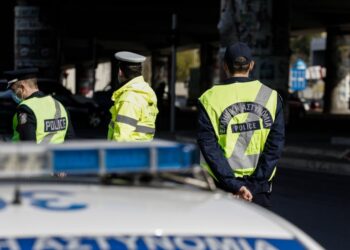 Κέρκυρα: Γρονθοκόπησε αστυνομικό γιατί του είπε να φορέσει μάσκα