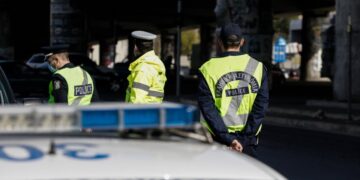 Κέρκυρα: Γρονθοκόπησε αστυνομικό γιατί του είπε να φορέσει μάσκα