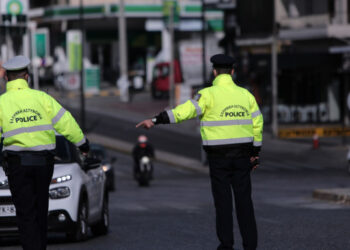 Το στοίχημα του λιανεμπορίου θα κρίνει το άνοιγμα σχολείων και νομών -Τα σενάρια