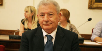 Βρέθηκε νεκρός ο πρώην υπουργός Σήφης Βαλυράκης -Αγνοούνταν με το φουσκωτό σκάφος του ανοιχτά της Ερέτριας