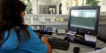 Τέλος τα μετρητά στις εφορίες: Πώς θα γίνονται πλέον οι συναλλαγές -Οι 2 τρόποι