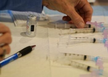 93χρονος στην Κρήτη: “Πέρασα δυο παγκόσμιους πολέμους, έναν εμφύλιο, μια χούντα – Κάνω το εμβόλιο για σας” – Η ανάρτηση Μόσιαλου