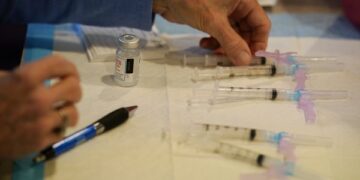 93χρονος στην Κρήτη: “Πέρασα δυο παγκόσμιους πολέμους, έναν εμφύλιο, μια χούντα – Κάνω το εμβόλιο για σας” – Η ανάρτηση Μόσιαλου