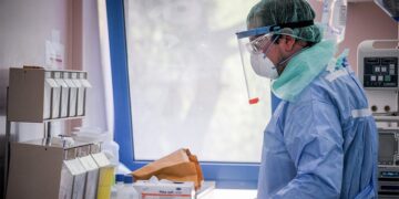 Κορωνοϊός: 928 νέα κρούσματα σήμερα 5/12 – 405 διασωληνωμένοι και 40 νέοι θάνατοι