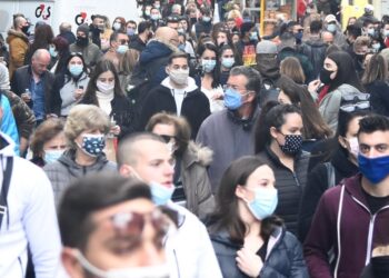 Κορωνοϊός: «Κόκκινη κάρτα» στην Αττική έδειξαν οι ειδικοί – Σήμερα οι τελικές αποφάσεις για τα μέτρα