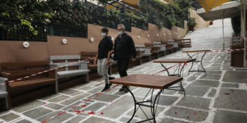 Δερμιτζάκης: Η εστίαση θα μπορούσε να ανοίξει σε 3 εβδομάδες, αλλά μόνο σε εξωτερικούς χώρους