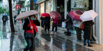 Άνοιγμα καταστημάτων: Πράσινο φως από τους λοιμωξιολόγους – Ανοίγουν παντού με click in shop – Μόνο με click away στις «κόκκινες» περιοχές