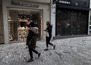 Lockdown: Πότε και πώς θα χαλαρώσουν τα μέτρα για τα καταστήματα – Όλα τα σενάρια