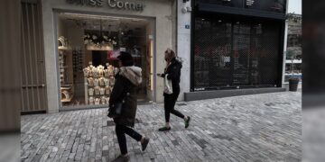 Lockdown: Πότε και πώς θα χαλαρώσουν τα μέτρα για τα καταστήματα – Όλα τα σενάρια