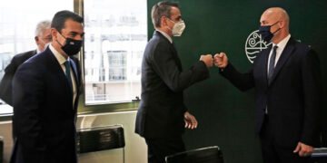 Στο ΥΠΕΝ ο Κ. Μητσοτάκης: «Δέσμευση μας προς τους κατοίκους της Δυτικής Μακεδονίας αλλά και της Μεγαλόπολης ότι θα τους υποστηρίξουμε σε αυτή τη μετάβαση»