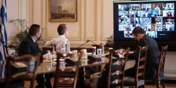 Μητσοτάκης: «Ο εμβολιασμός στη χώρα μας προχωράει με ικανοποιητικό ρυθμό, με μεθοδικότητα, με ασφάλεια, με διαφάνεια και το κυριότερο χωρίς λάθη έως σήμερα