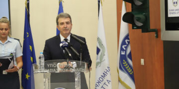 Χρυσοχοΐδης: Χωρίς πυροβόλα όπλα οι αστυνομικοί στα ΑΕΙ