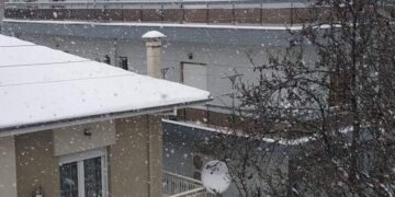 Πυκνή χιονόπτωση στην Κοζάνη (βίντεο)