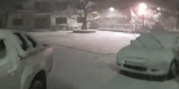 ΤΩΡΑ: Χιονόπτωση στη Σαμαρίνα Γρεβενών -VIDEO