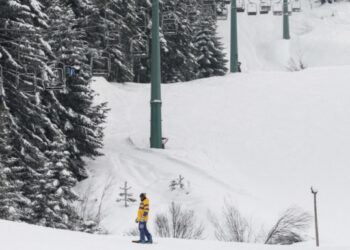 Απαγόρευση μετακινήσεων: Τα σενάρια για τα ταξίδια από νομό σε νομό και το άνοιγμα των χιονοδρομικών