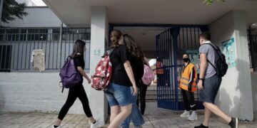 Σχολεία: Αντίστροφη μέτρηση για την επανεκκίνηση στις 11 Ιανουαρίου – Τα σχέδια και τα… εμπόδια