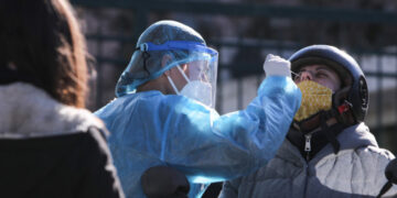 Lockdown: Κλειδώνουν τα μέτρα για την Αττική -Τα σενάρια για απαγόρευση κυκλοφορίας, σχολεία, καταστήματα